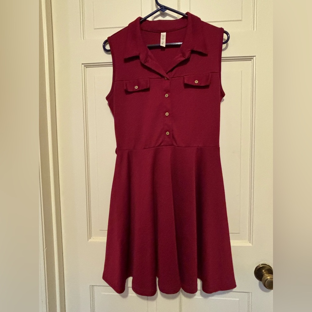 Women’s Burgundy Sleeveless Dress collared button sporty flare travel party cozy